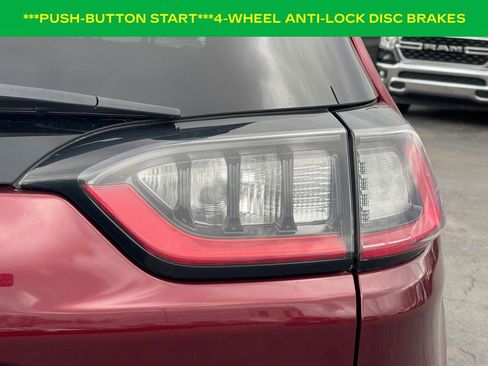 Used 2020 Jeep Cherokee Limited image 12