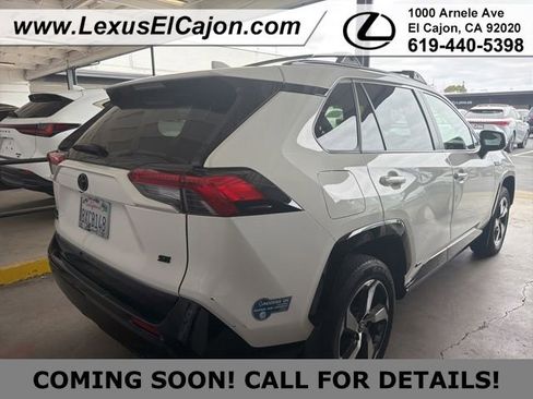Used 2021 Toyota RAV4 SE w/ Weather & Moonroof Package AWD/4WD image 5