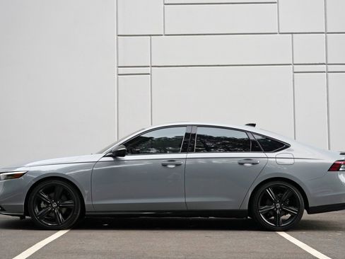 Used 2023 Honda Accord Sport image 8