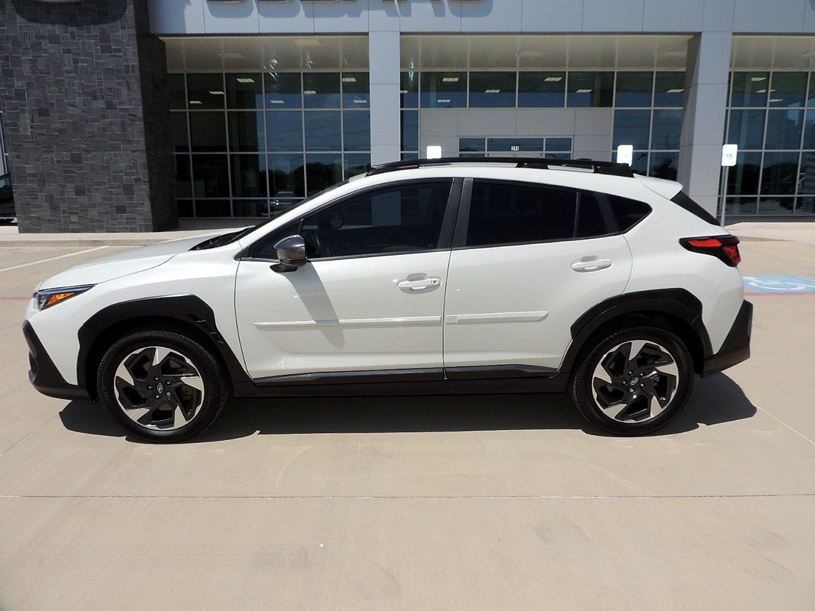 Certified 2024 Subaru Crosstrek 2.5i Limited w/ Crosstrek Mirror Package AWD/4WD image 8