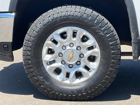 Used 2024 Chevrolet Silverado 2500 LTZ AWD/4WD image 26