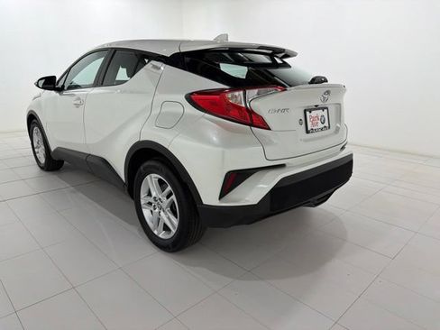 Used 2021 Toyota C-HR LE FWD image 3
