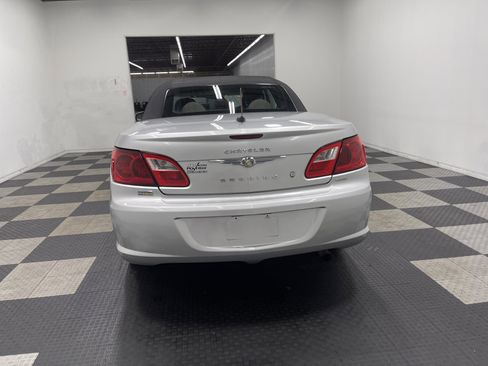 Used 2010 Chrysler Sebring Touring image 3