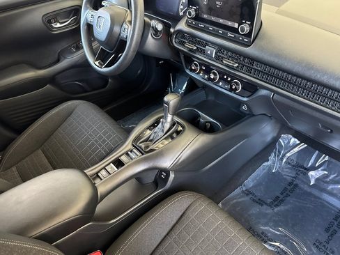 Used 2024 Honda HR-V LX image 17