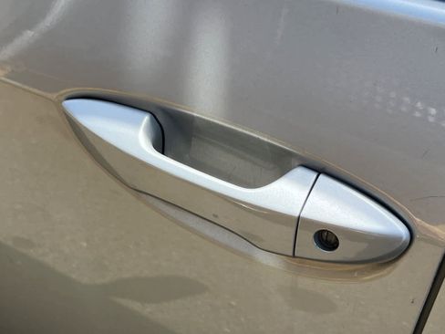 Used 2017 Toyota Corolla LE FWD image 7