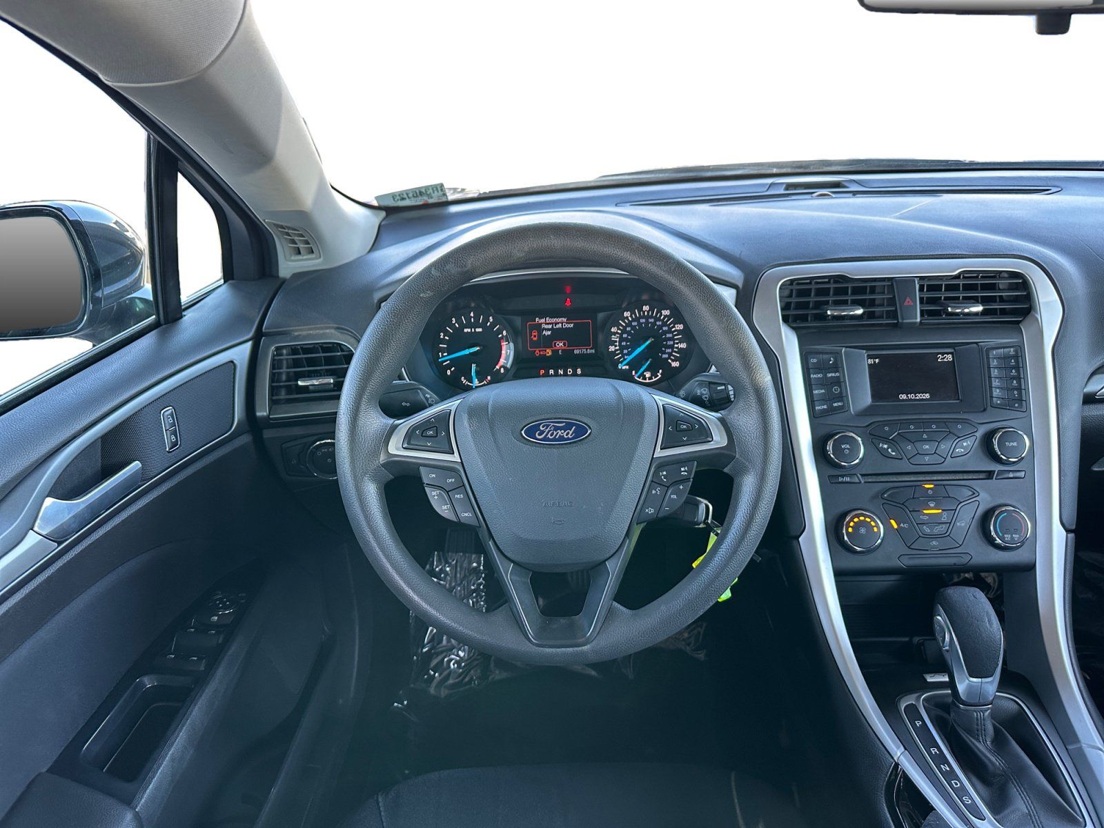 Used 2016 Ford Fusion SE FWD image 12