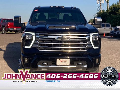 Used 2025 Chevrolet Silverado 3500 High Country w/ Technology Package AWD/4WD image 10