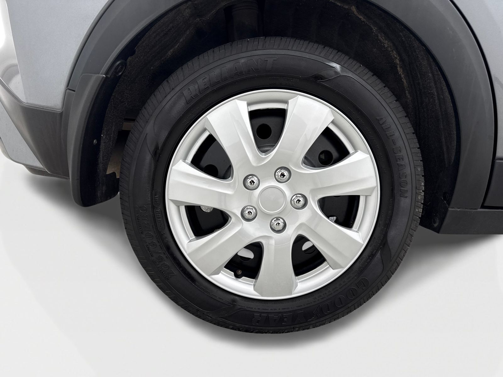 Used 2022 Nissan Kicks S FWD image 47