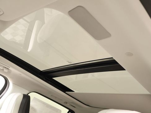 New 2026 Lincoln Navigator Reserve AWD/4WD image 16