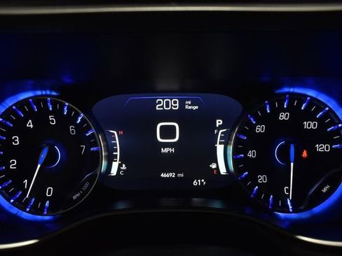 Certified 2024 Chrysler Pacifica Touring-L image 26