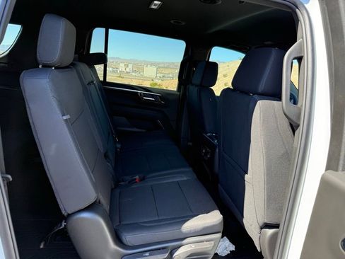 New 2026 Chevrolet Suburban LS image 16