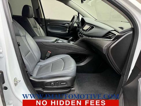 Used 2021 Buick Enclave Essence image 22