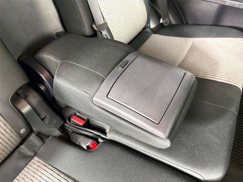Used 2019 Toyota 4Runner SR5 AWD/4WD image 39