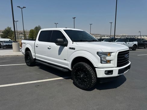 Used 2017 Ford F150 XLT w/ Equipment Group 301A Mid AWD/4WD image 5