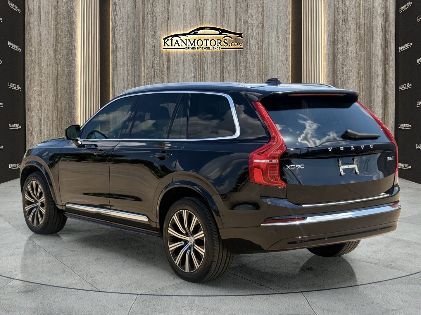 Used 2023 Volvo XC90 B6 Plus w/ Protection Package Premier AWD/4WD image 5