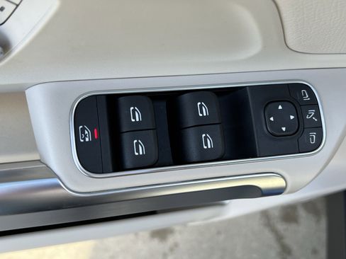 Certified 2024 Mercedes-Benz GLB 250 4MATIC image 15