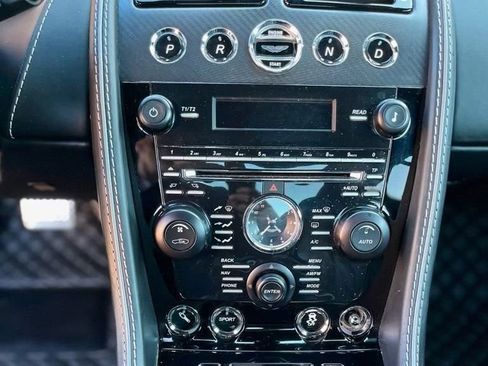 Used 2015 Aston Martin DB9 Coupe image 21