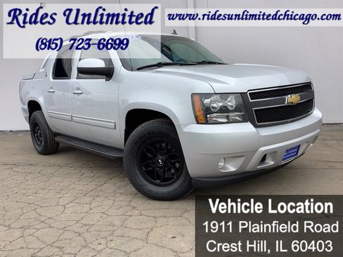 Used 2013 Chevrolet Avalanche LS image 9