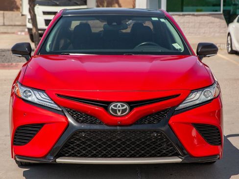 Used 2020 Toyota Camry XSE image 3