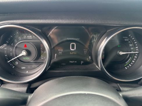 Used 2022 Jeep Wrangler Unlimited Sahara image 15