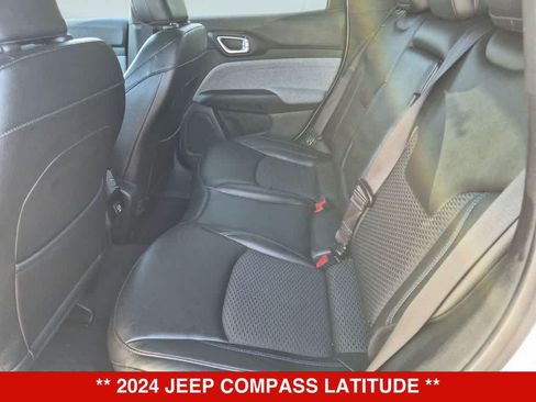 Used 2024 Jeep Compass Latitude AWD/4WD image 18