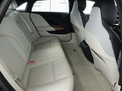 Used 2023 Lucid Air Touring image 23