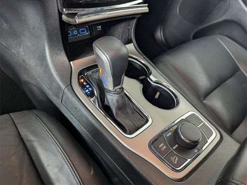 Used 2020 Jeep Grand Cherokee Limited w/ Trailer Tow Group IV image 23