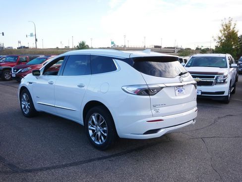 Used 2022 Buick Enclave Avenir image 7