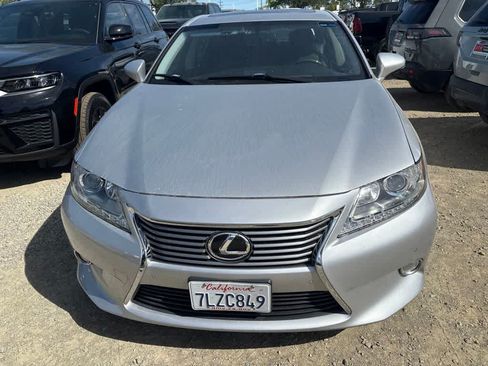 Used 2015 Lexus ES 350 w/ Premium Package FWD image 2