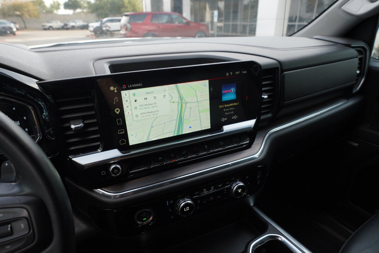 Used 2023 GMC Sierra 1500 SLT AWD/4WD image 12