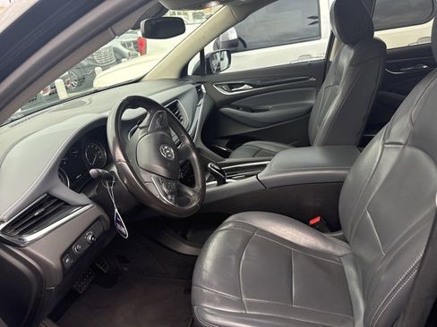 Used 2018 Buick Enclave Essence image 5