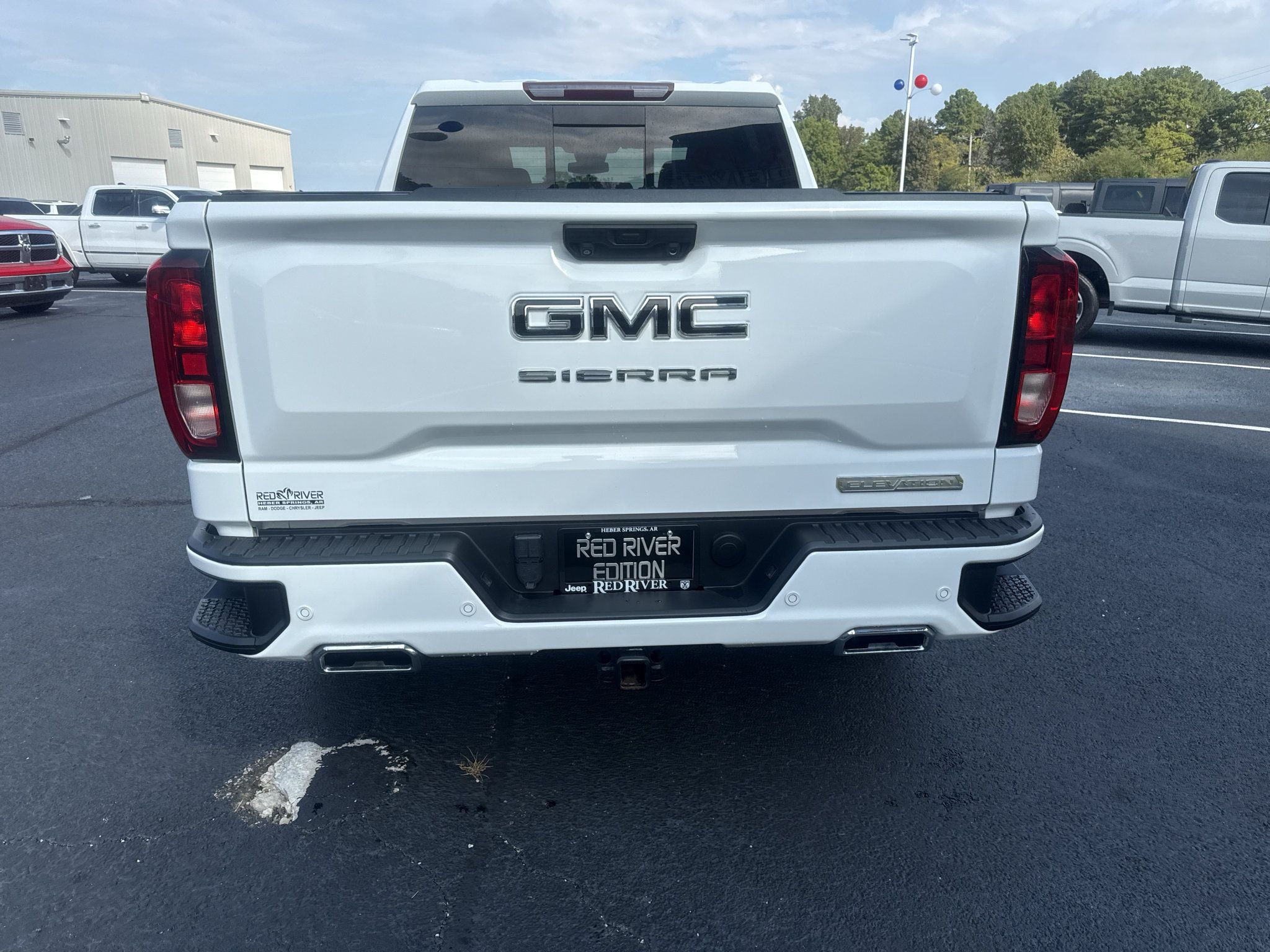 Used 2024 GMC Sierra 1500 Elevation w/ Elevation Premium Package AWD/4WD image 6