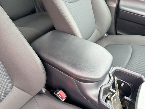 Certified 2025 Toyota RAV4 LE FWD image 21