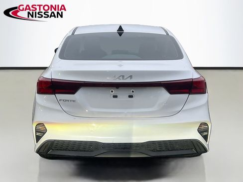 Used 2024 Kia Forte LXS w/ LXS Technology Package image 7