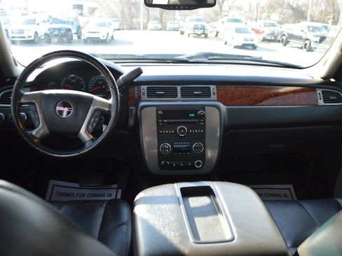 Used 2011 GMC Sierra 3500 SLT w/ SLT Convenience Package AWD/4WD image 19