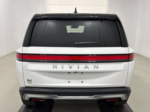 Used 2024 Rivian R1S Adventure AWD/4WD image 4
