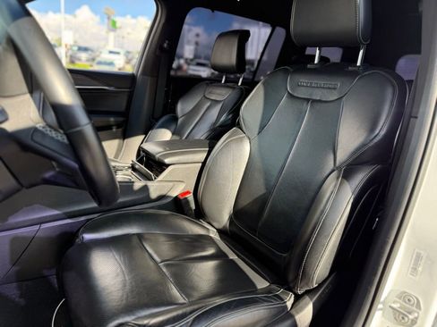 Used 2021 Jeep Grand Cherokee L Overland w/ Advanced Protech Group III image 5