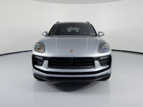 Certified 2025 Porsche Macan AWD/4WD image 13