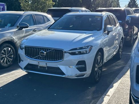 Used 2022 Volvo XC60 T8 Inscription w/ Advanced Package AWD/4WD image 2