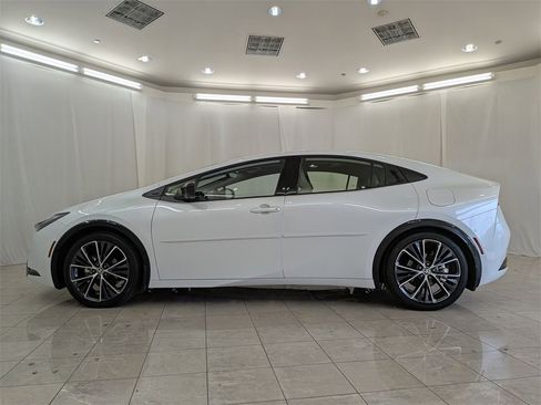 Used 2024 Toyota Prius Limited w/ Limited Premium Package image 5