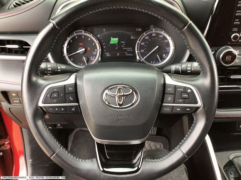 Used 2022 Toyota Highlander XSE image 8