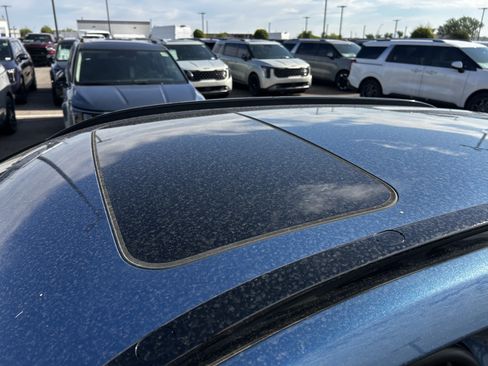 Used 2025 Kia Niro EX Touring FWD image 28