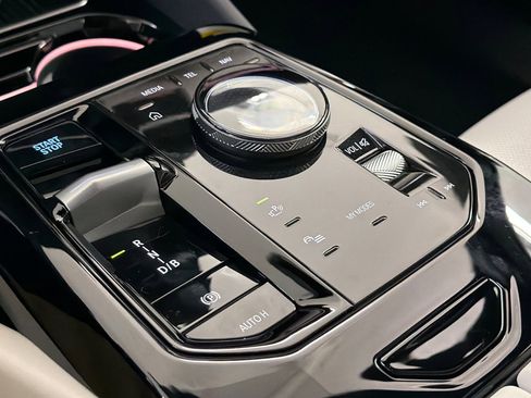 New 2026 BMW i5 eDrive40 w/ M Sport Package image 18