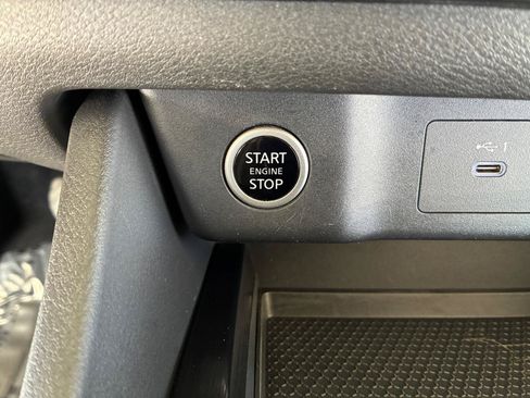 Used 2021 Nissan Rogue S FWD image 25
