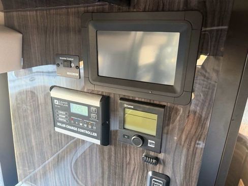 Used 2018 Mercedes-Benz Sprinter 3500 image 18