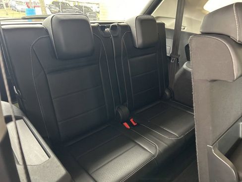 Used 2021 Volkswagen Tiguan SE image 28