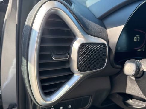 Used 2023 Kia Soul LX w/ LX Technology Package image 24