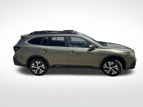 Used 2022 Subaru Outback Limited AWD/4WD image 4