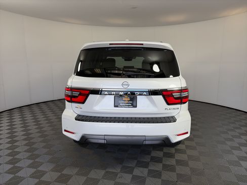 Used 2024 Nissan Armada Platinum w/ Captain's Chairs Package RWD image 10