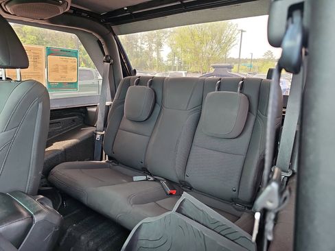 Used 2020 Jeep Wrangler Sport image 16